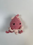 Incarcati imaginea in vizualizatorul Galerie, Jucarie calamar, crosetata manual, Bobi Craft