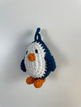 Incarcati imaginea in vizualizatorul Galerie, Jucarie pinguin, crosetata manual, Bobi Craft